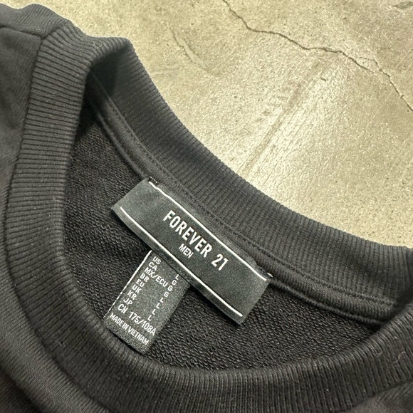 Crew neck - Picture 4 of 4